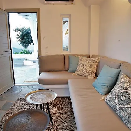 Saffron Boutique Aparthotel 4*