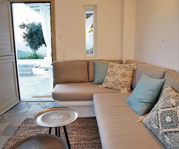 Saffron Boutique Aparthotel 4*