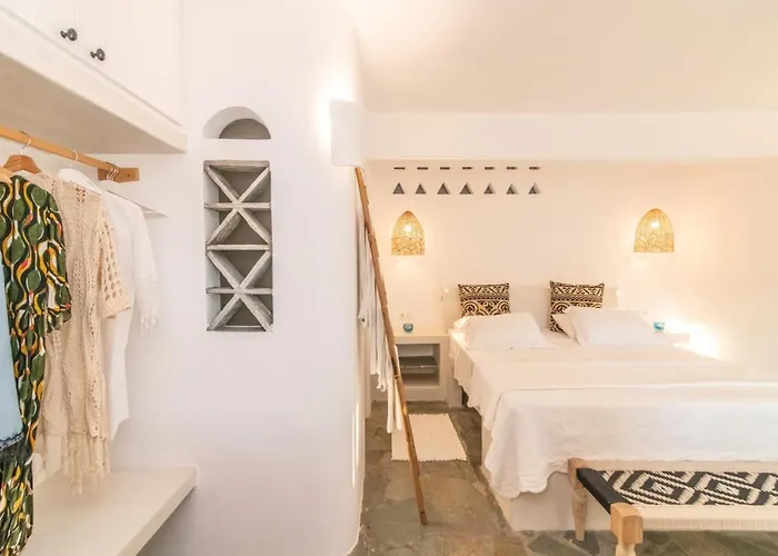 Saffron Boutique Aparthotel 4*