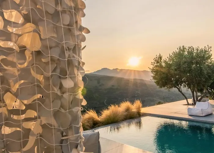 Saffron Boutique Aparthotel 4*