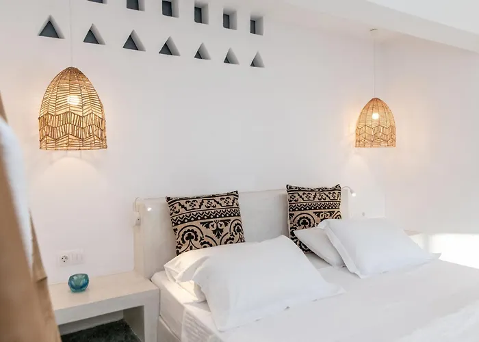 Saffron Boutique 4* New Translation